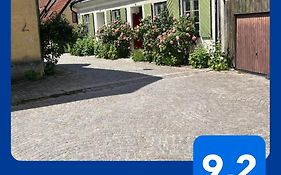 Björnnästet med havsutsikt innanför murarna